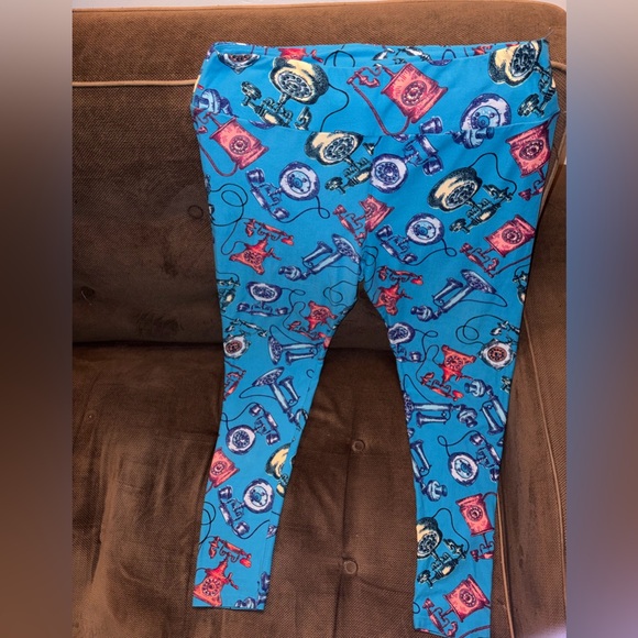 LuLaRoe Retro Telephone Print Leggings Blue Red Novelty Y2K Kitsch - Picture 3 of 8